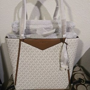 Mk purse new in plastic